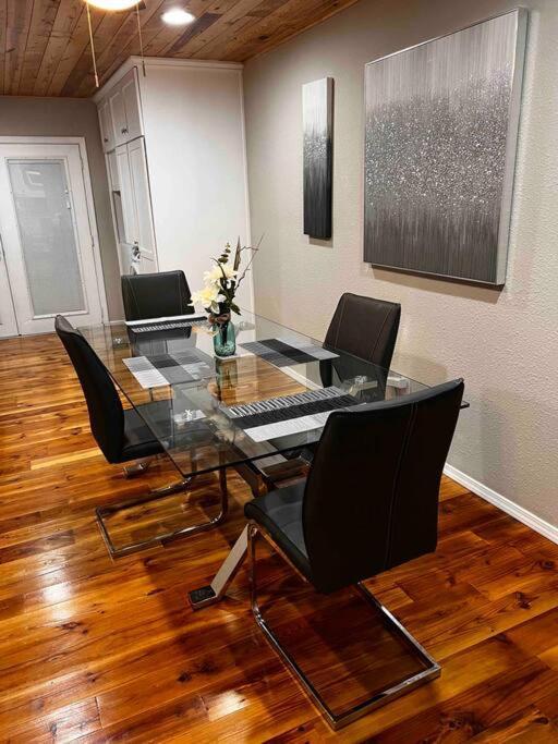 2 Bedroom Luxury Home.. Wooden Floors And Ceilings Dallas Exterior foto